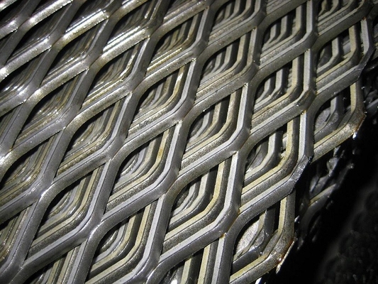 Aluminium Diperluas Lembar Panel Wire Mesh Ketebalan 0,5-8mm Umur Panjang